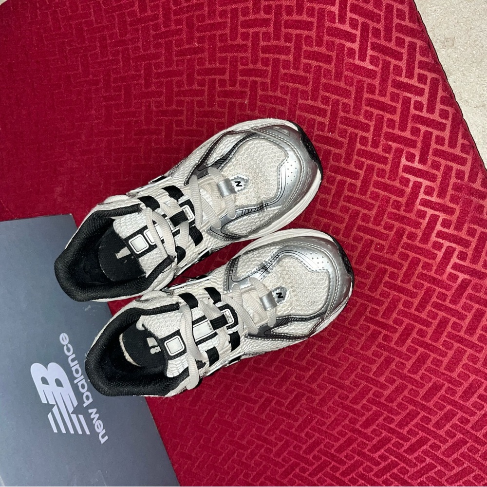Size 5 New balance big kids size five